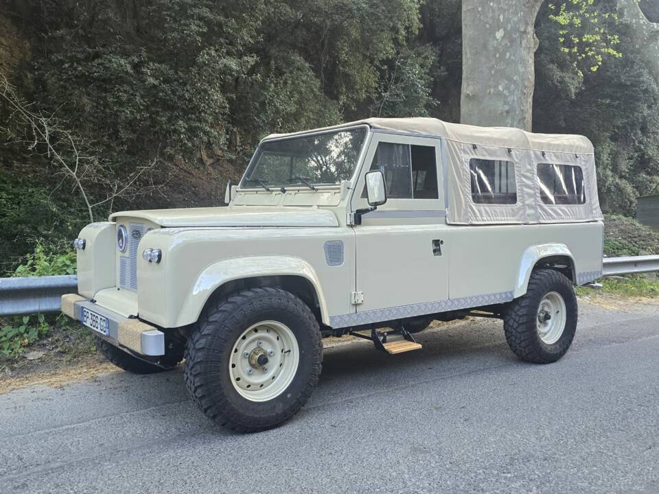 Bild 42/57 von Land Rover 110 (1989)