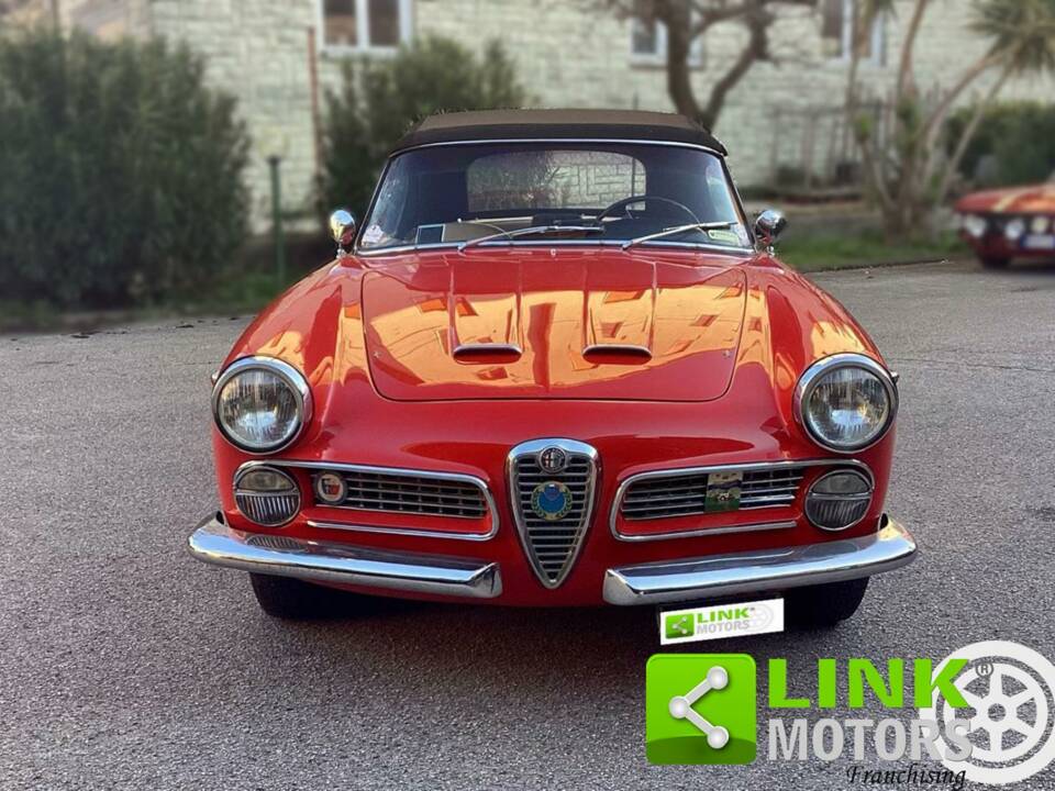 Image 2/10 of Alfa Romeo 2000 Spider (1960)