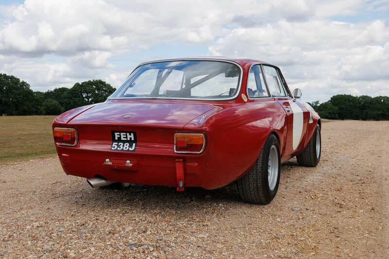 Image 35/50 de Alfa Romeo 1750 GT Veloce (1971)