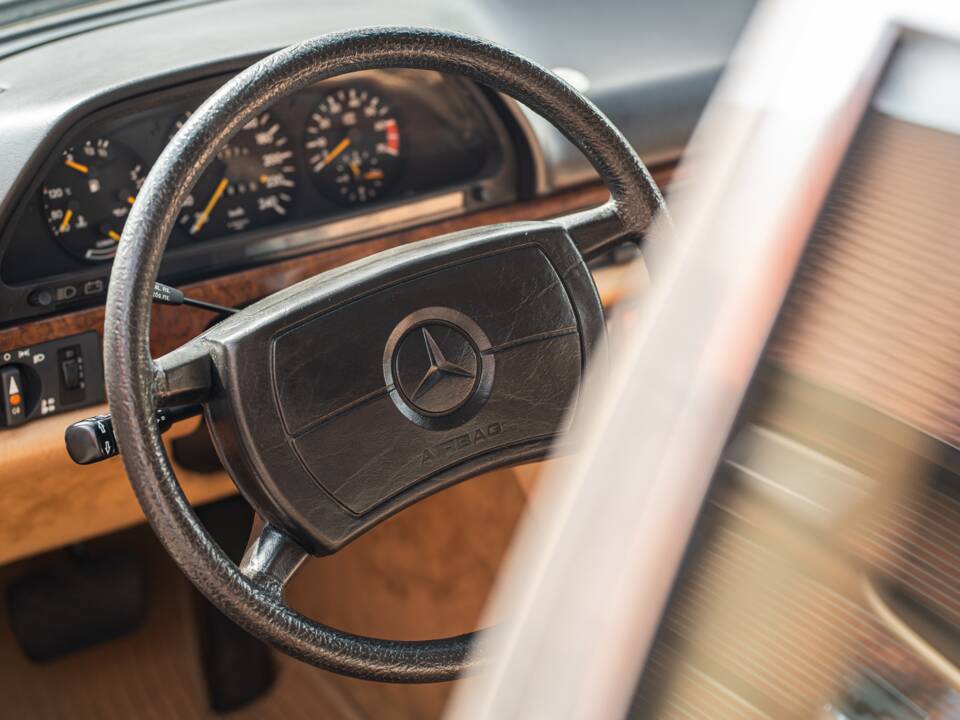 Bild 27/76 von Mercedes-Benz 500 SEL (1985)