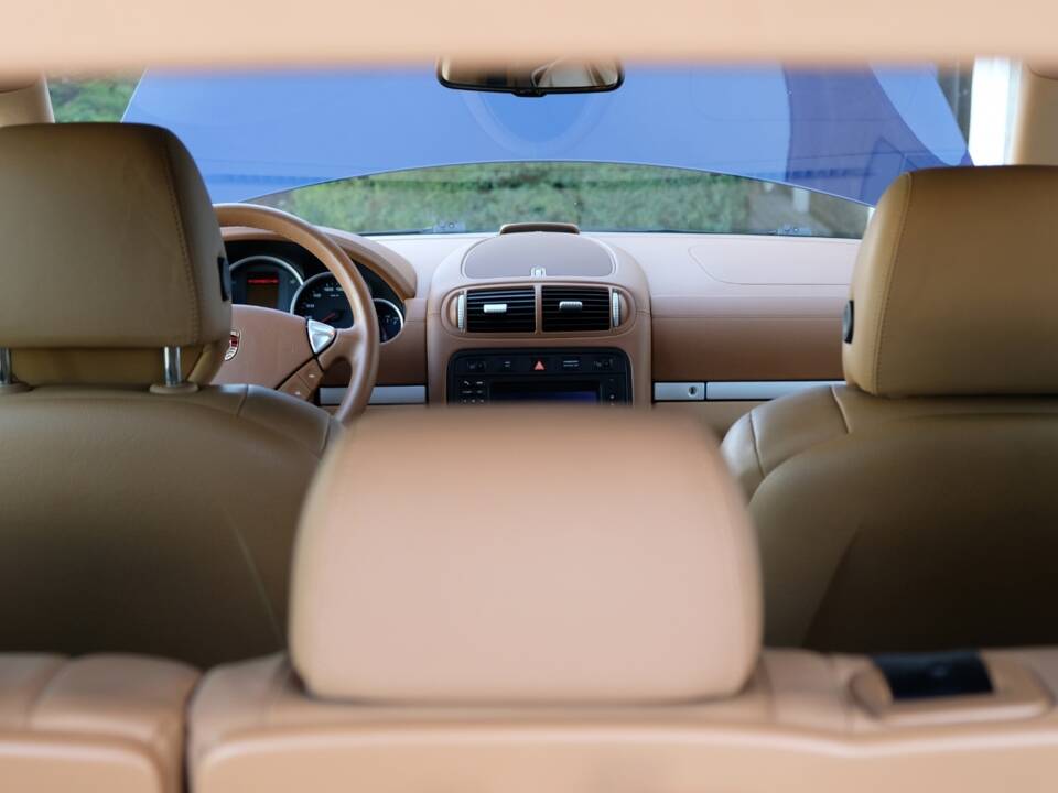 Immagine 44/70 di Porsche Cayenne S (2007)