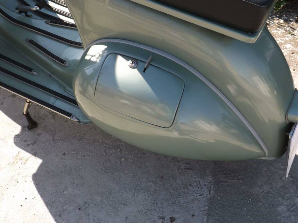 Image 10/44 de Piaggio Vespa 125 (1951)