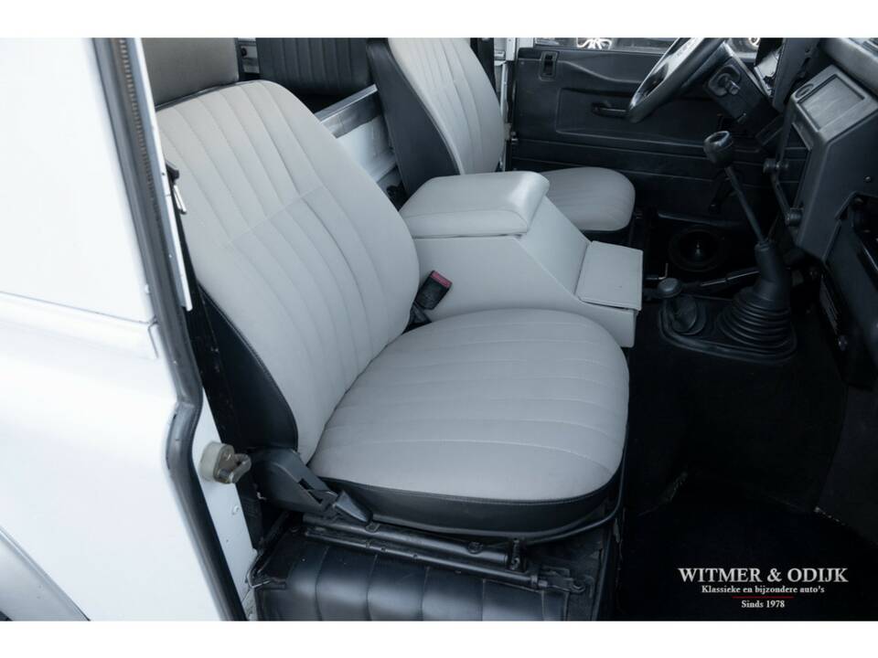 Image 8/22 of Land Rover Defender 90 (1996)