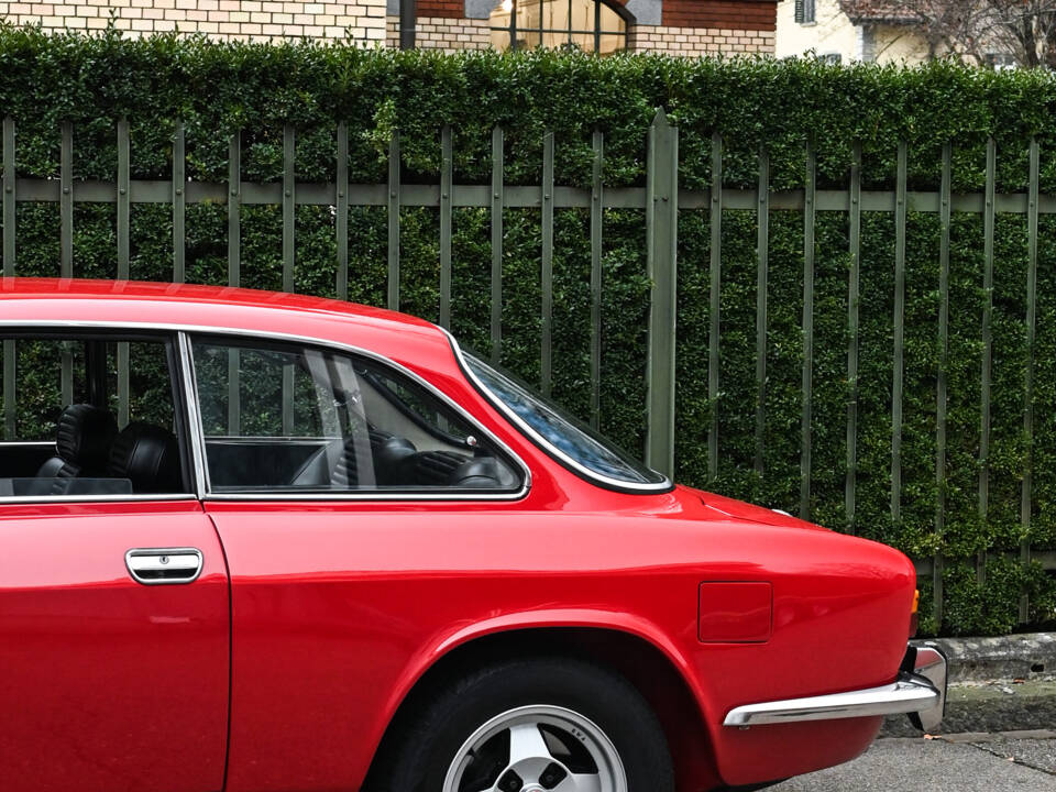 Image 10/36 of Alfa Romeo 2000 GT Veloce (1972)