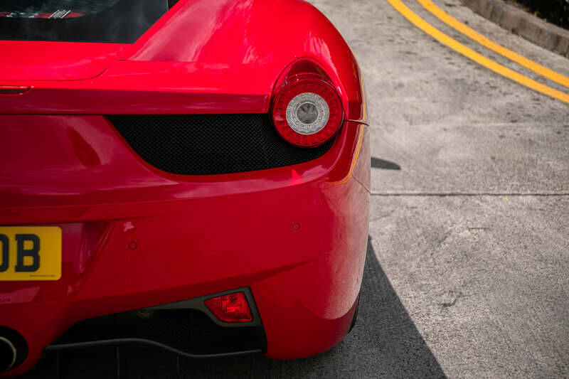 Image 48/50 of Ferrari 458 Italia (2012)