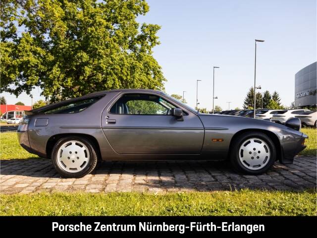 Image 6/20 of Porsche 928 S (1985)