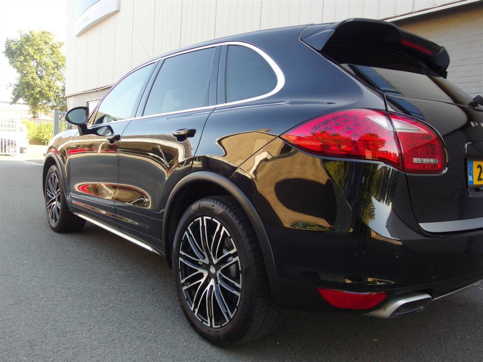 Image 29/96 of Porsche Cayenne S Diesel (2013)