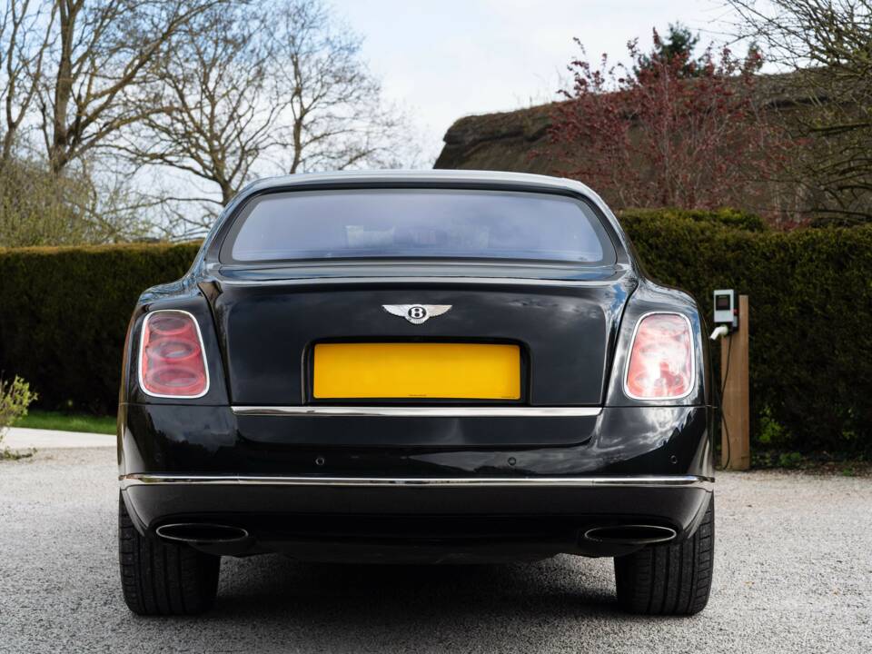 Image 19/20 of Bentley Mulsanne (2011)