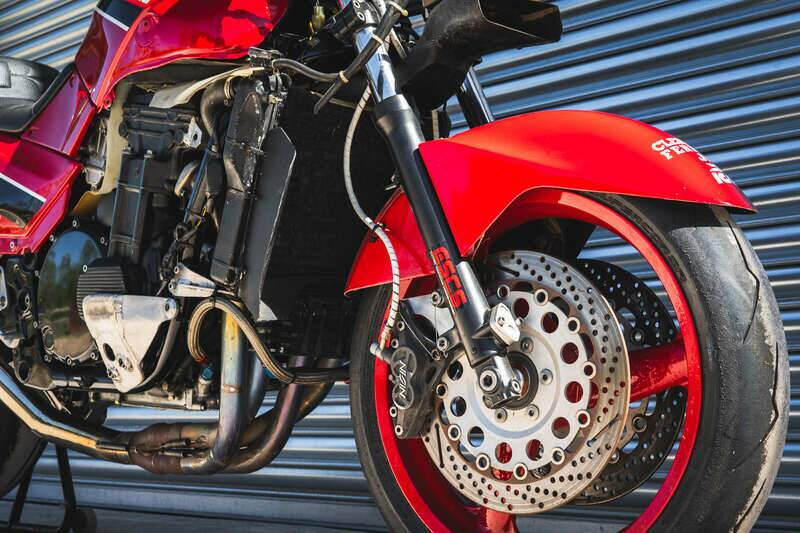 Image 39/50 of Kawasaki GPX 750R (1987)