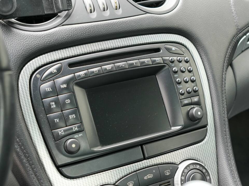 Image 20/45 de Mercedes-Benz SL 350 (2003)