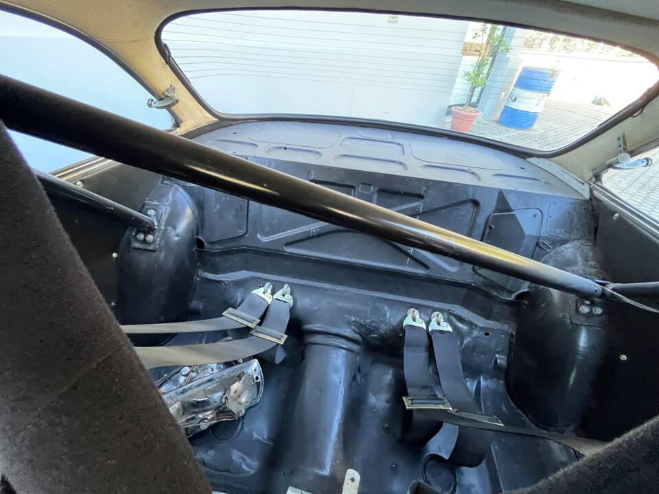 Bild 16/19 von Alfa Romeo 2000 GT Veloce (1972)