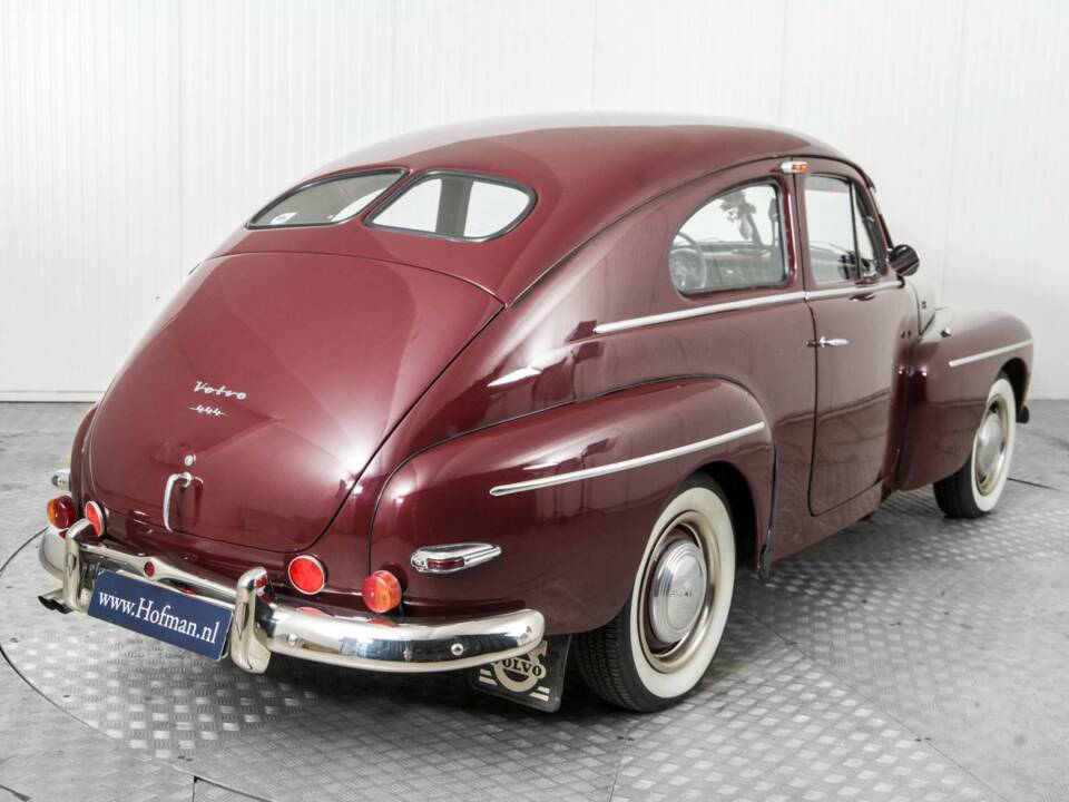 Image 30/50 of Volvo PV 444 (1953)