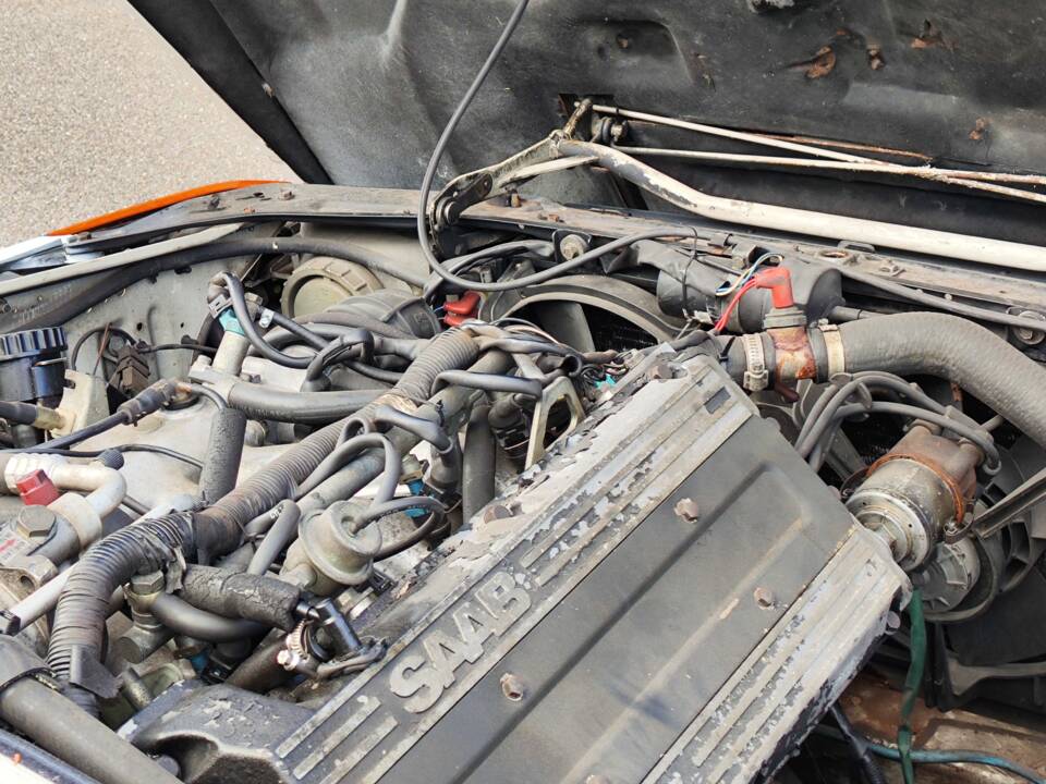 Image 18/20 of Saab 900 2.1 i 16V (1990)