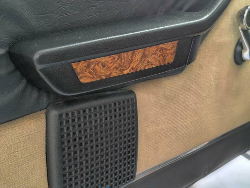 Image 18/27 of Alfa Romeo Alfetta GTV 2.0 L (1980)