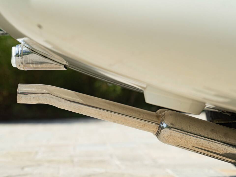 Bild 23/50 von Jaguar E-Type (1968)