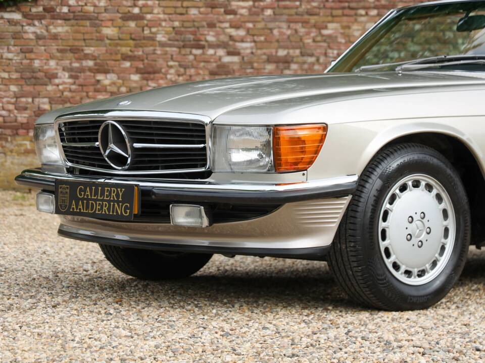 Image 16/50 de Mercedes-Benz 560 SL (1988)
