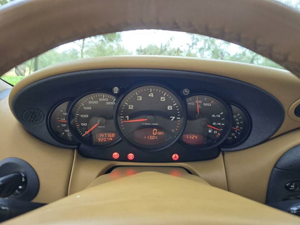 Image 11/43 of Porsche 911 Carrera (1999)