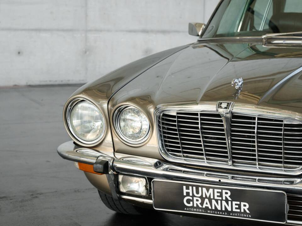 Bild 11/50 von Jaguar XJ 6 L 4.2 (1975)