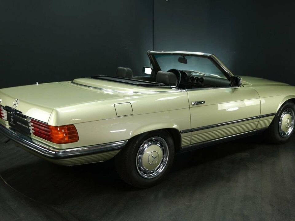 Imagen 2/50 de Mercedes-Benz 380 SL (1984)
