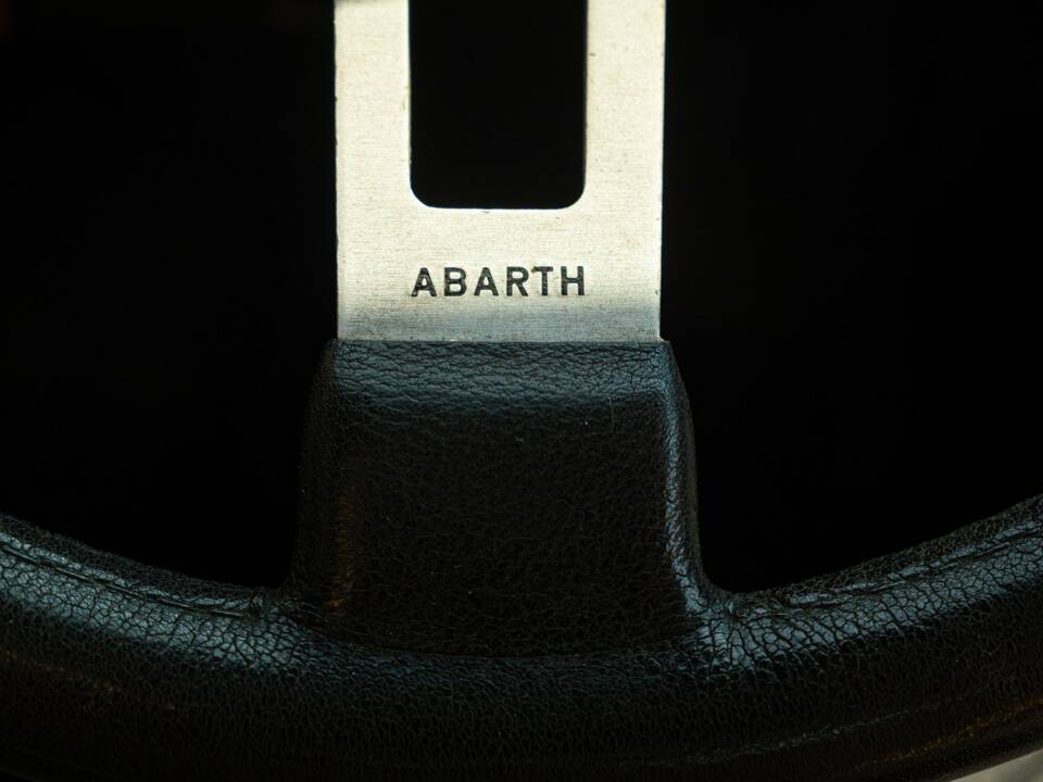 Image 42/50 of FIAT Ritmo 125 TC Abarth (1982)