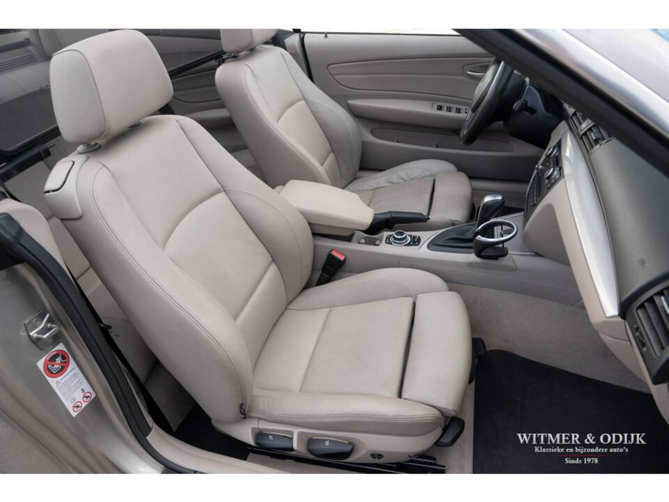 Image 18/33 de BMW 118i (2010)