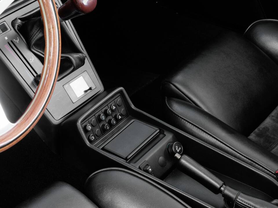 Bild 19/48 von Alfa Romeo 2.0 Spider (1993)