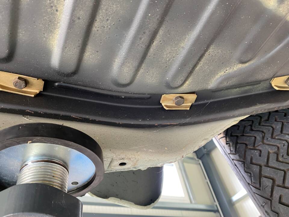 Image 48/96 of Volkswagen Beetle 1303 (1980)