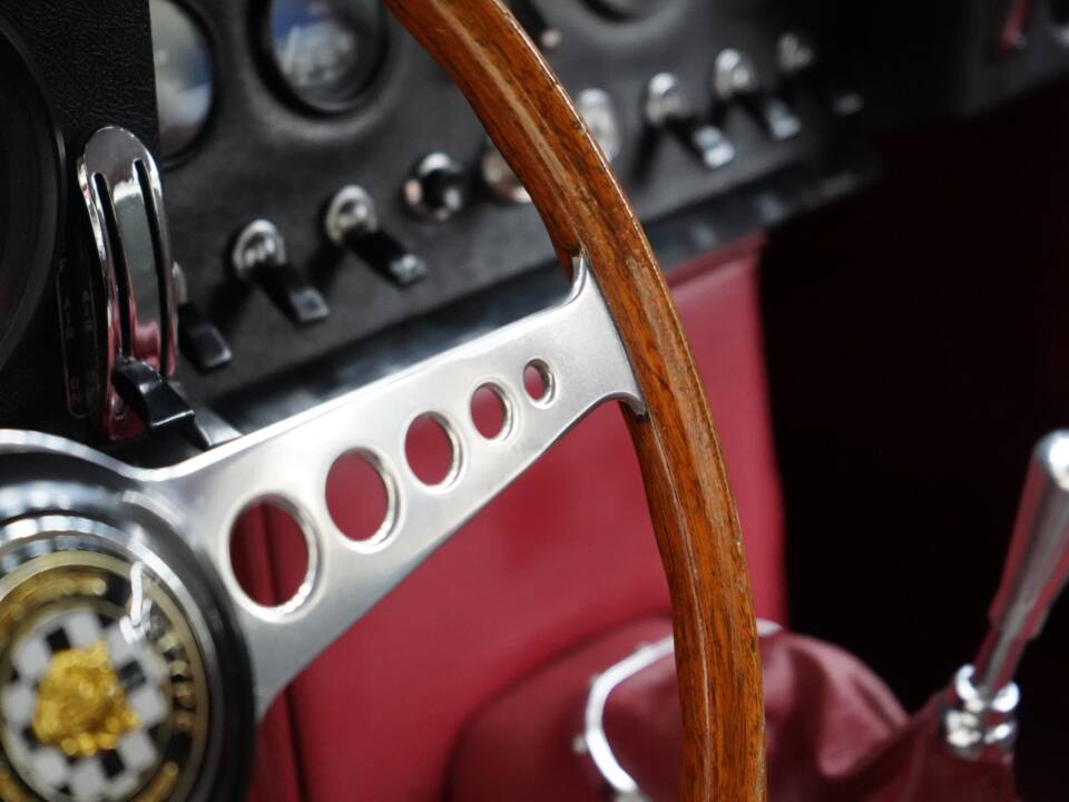 Afbeelding 18/44 van Jaguar E-Type 3.8 (1963)