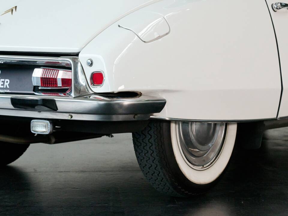 Bild 50/50 von Citroën DS 21 Pallas (1966)