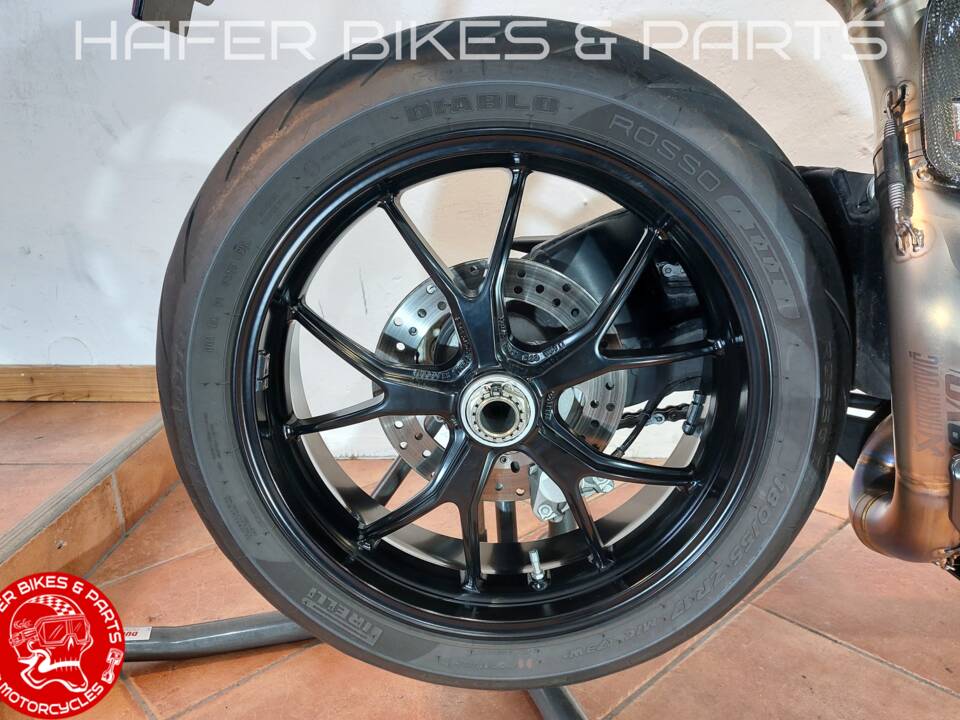 Imagen 30/55 de Ducati DUMMY (2010)