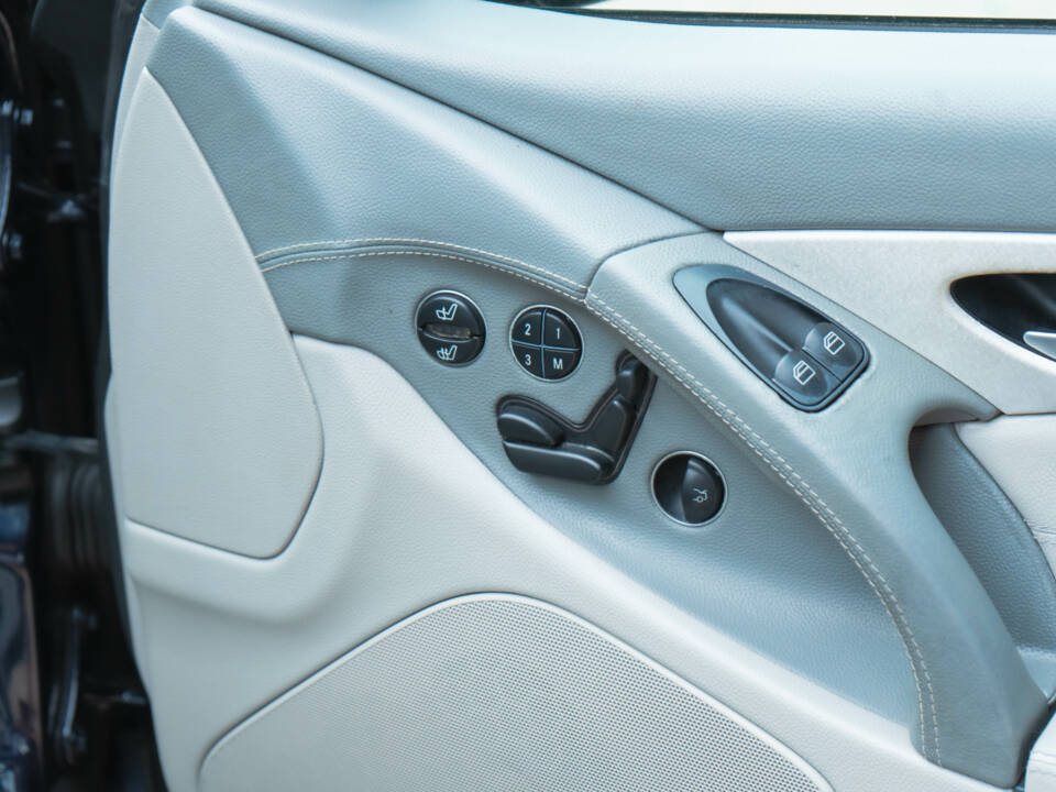 Bild 39/50 von Mercedes-Benz SL 55 AMG (2004)