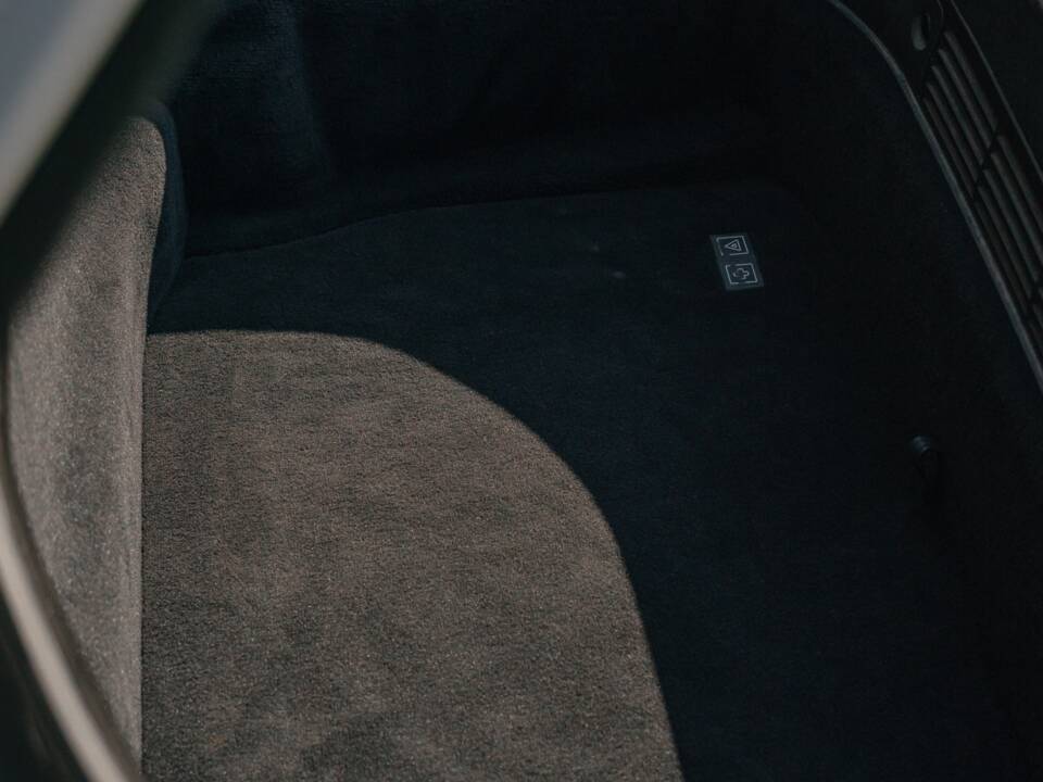 Image 150/185 of BMW Z8 (2001)