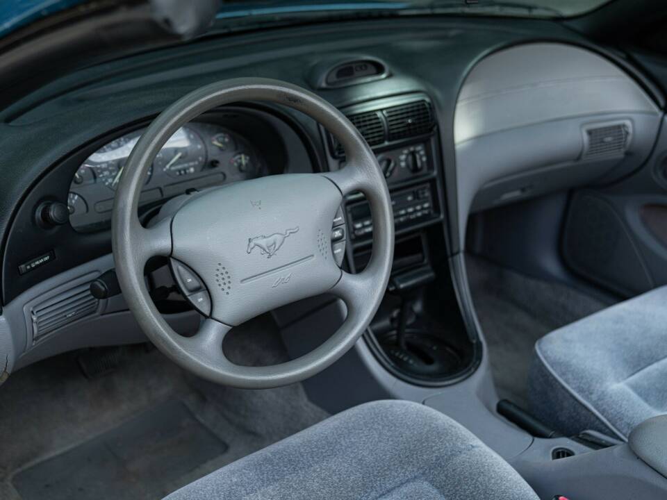 Image 48/50 of Ford Mustang (1994)