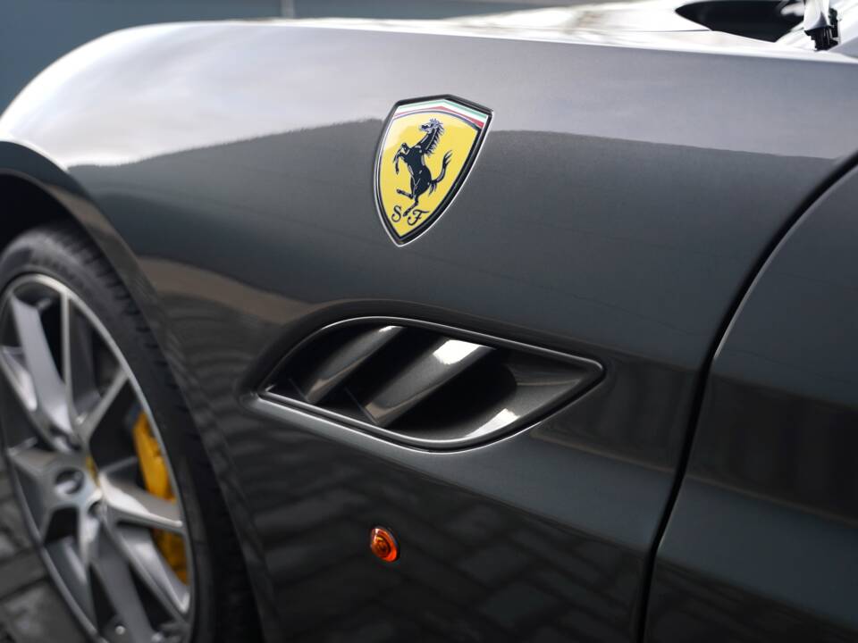 Image 39/50 of Ferrari California (2009)