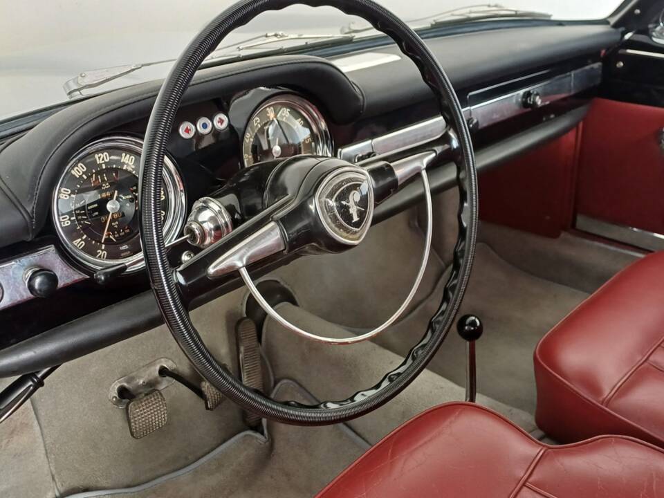 Image 7/8 of Lancia Flaminia Coupe Pininfarina (1960)