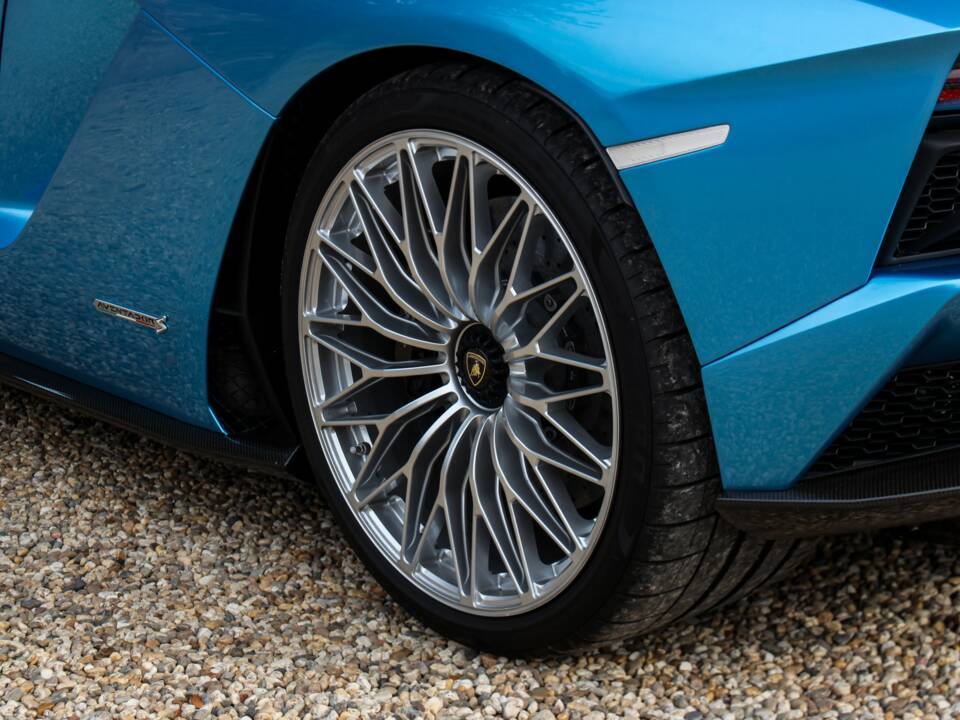 Image 48/50 of Lamborghini Aventador S (2018)