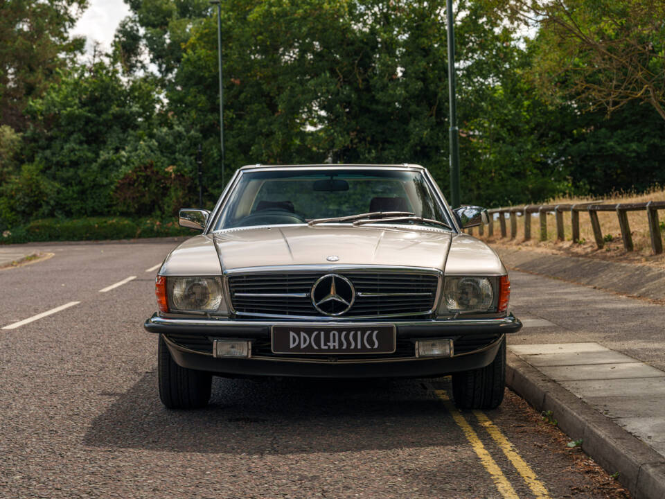Image 5/23 of Mercedes-Benz 380 SL (1985)