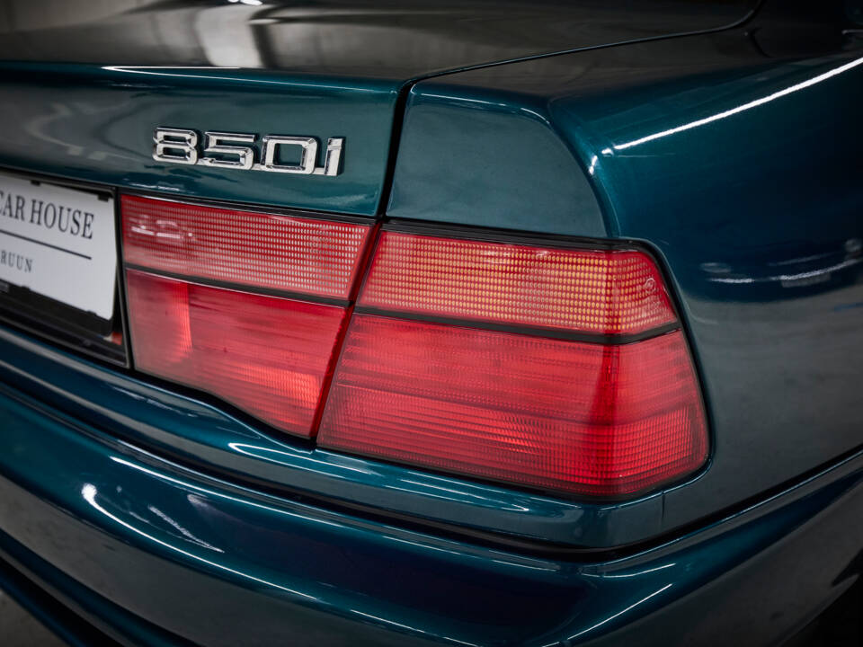 Image 32/81 de BMW 850i (1991)