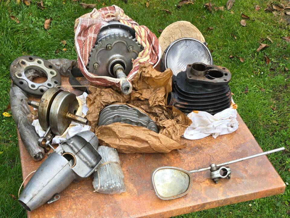 Image 3/4 of Puch 175 SV (1955)