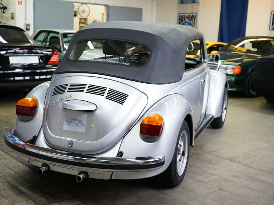 Immagine 18/31 di Volkswagen Käfer 1303 LS (1979)