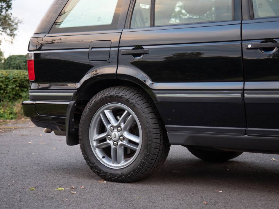 Immagine 9/50 di Land Rover Range Rover 4.6 Vogue (2001)