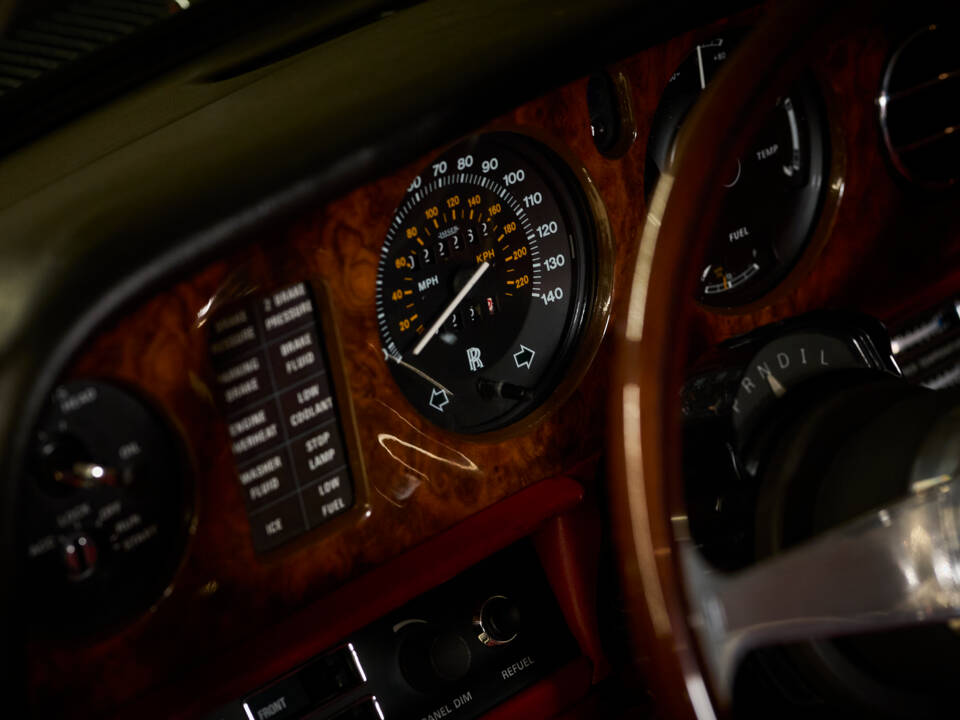 Image 60/100 de Rolls-Royce Silver Shadow II (1979)