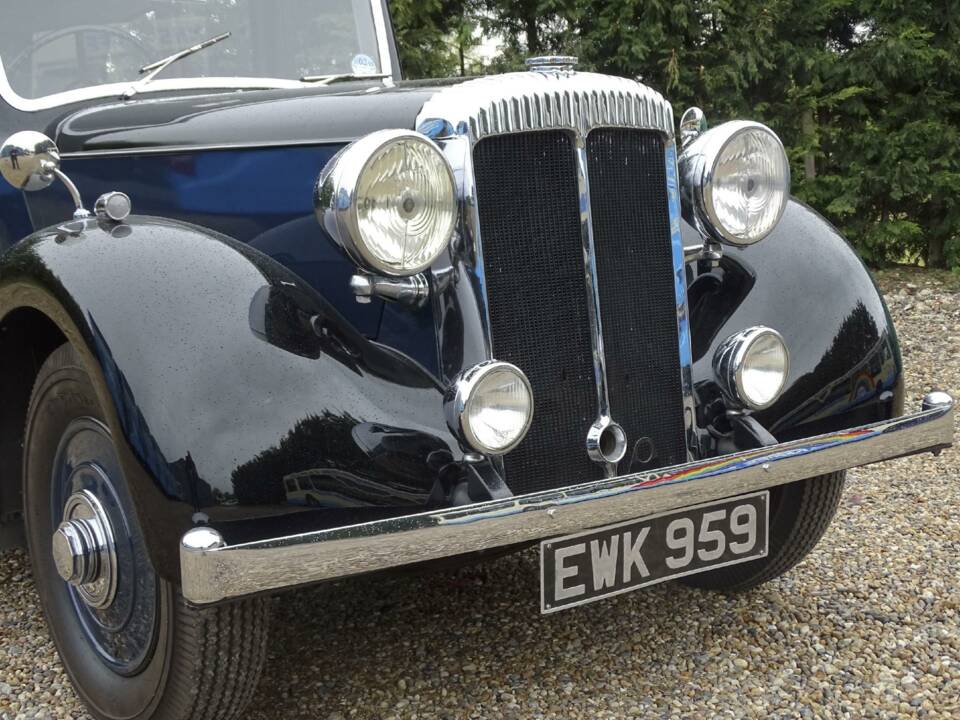 Image 7/50 of Daimler 24 EL (1940)