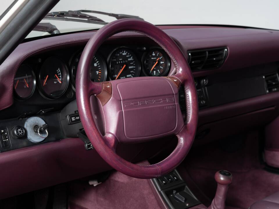 Image 30/41 de Porsche 911 Carrera 2 (1992)