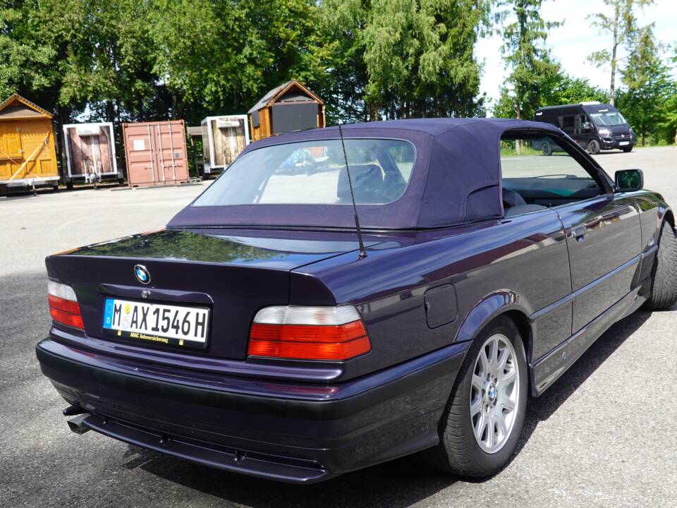 Image 19/21 de BMW 320i (1994)