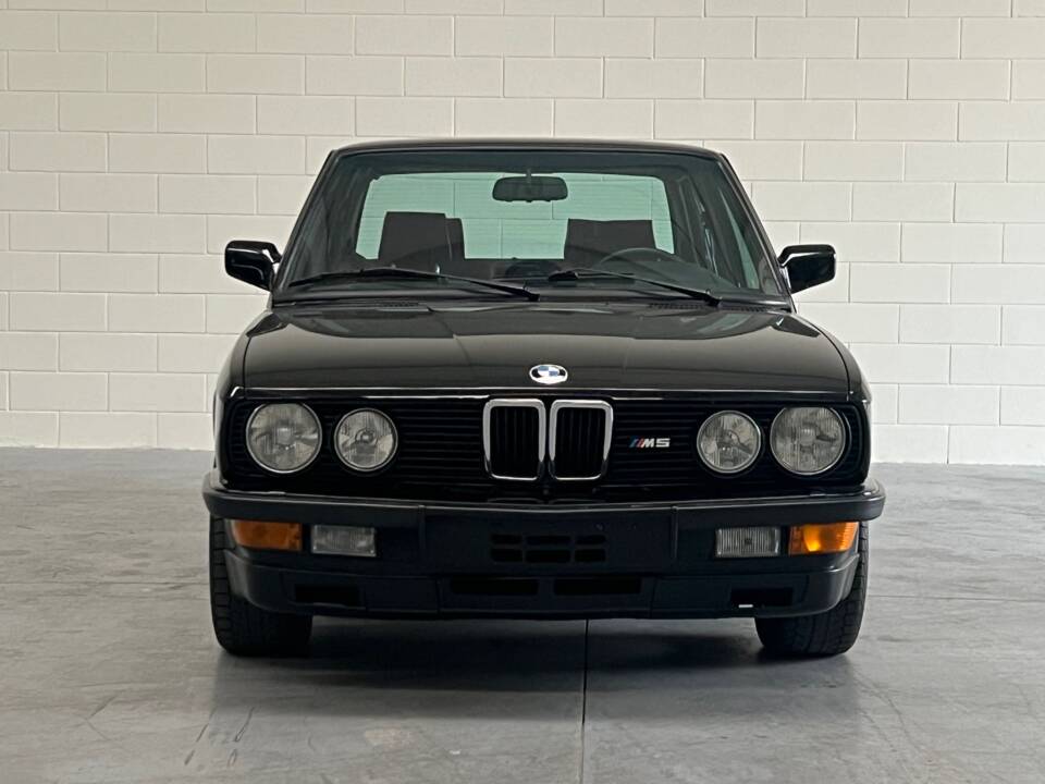 Image 6/21 de BMW M5 (1987)