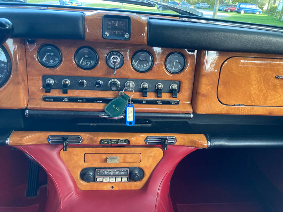 Image 17/52 de Jaguar 420 G (1967)