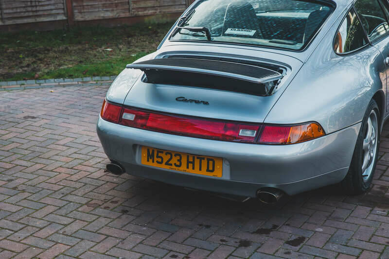 Image 31/50 of Porsche 911 Carrera (1994)