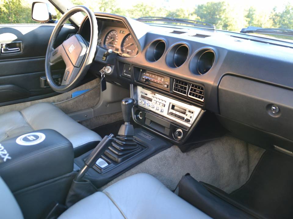 Image 13/58 of Datsun 280 ZXT (1981)