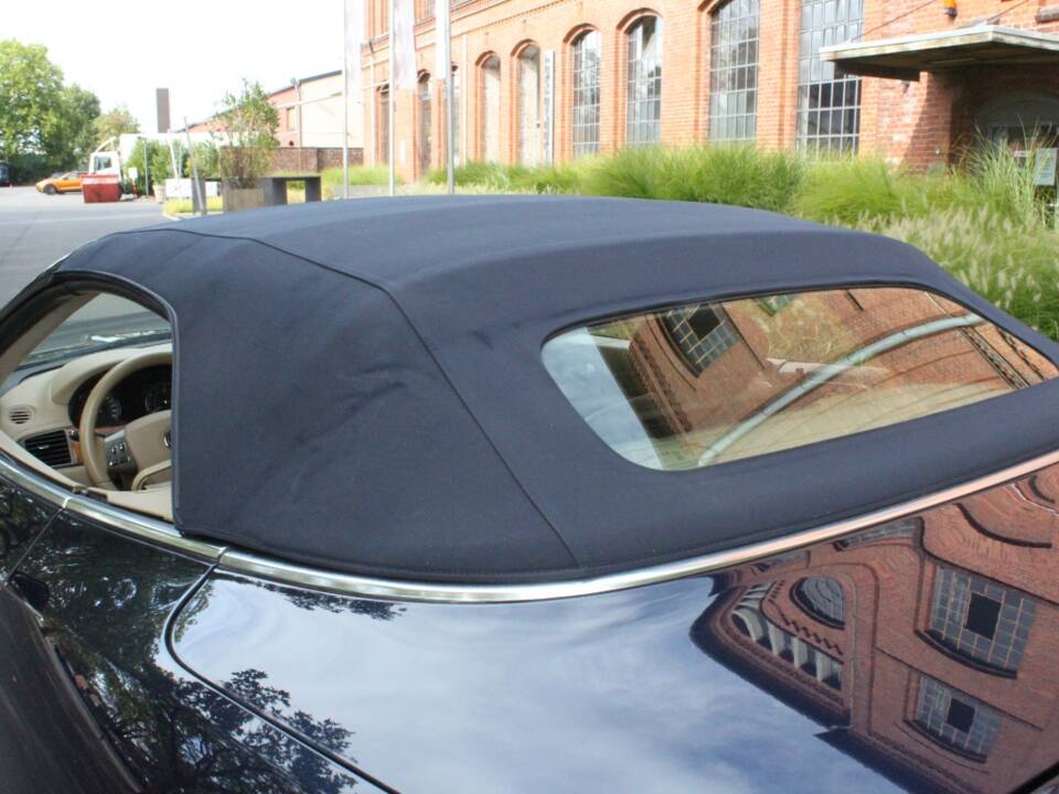 Image 17/23 of Jaguar XK 4.2 (2006)
